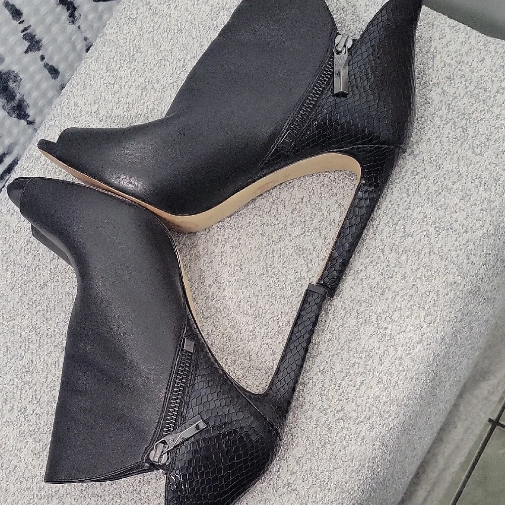 Michael Kors Elegant Black Peep-Toe Ankle Boots Size 8.5